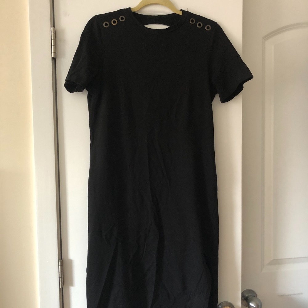 midi t-shirt dress with open back and eyelets